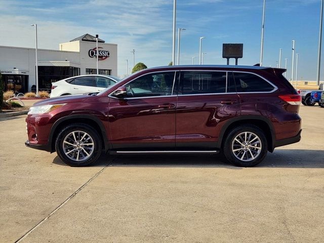 Used 2019 Toyota Highlander XLE image 12