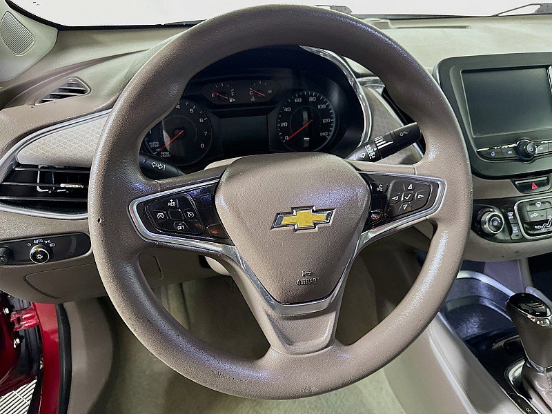 Used 2017 Chevrolet Malibu LT FWD image 12