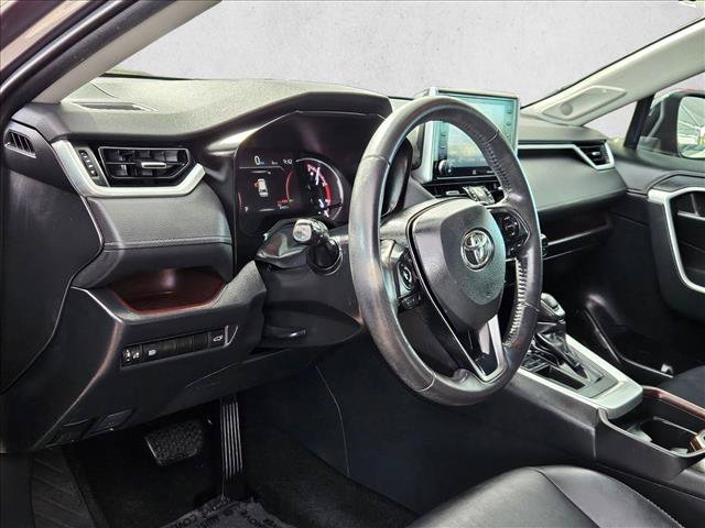 Used 2019 Toyota RAV4 Limited FWD image 11