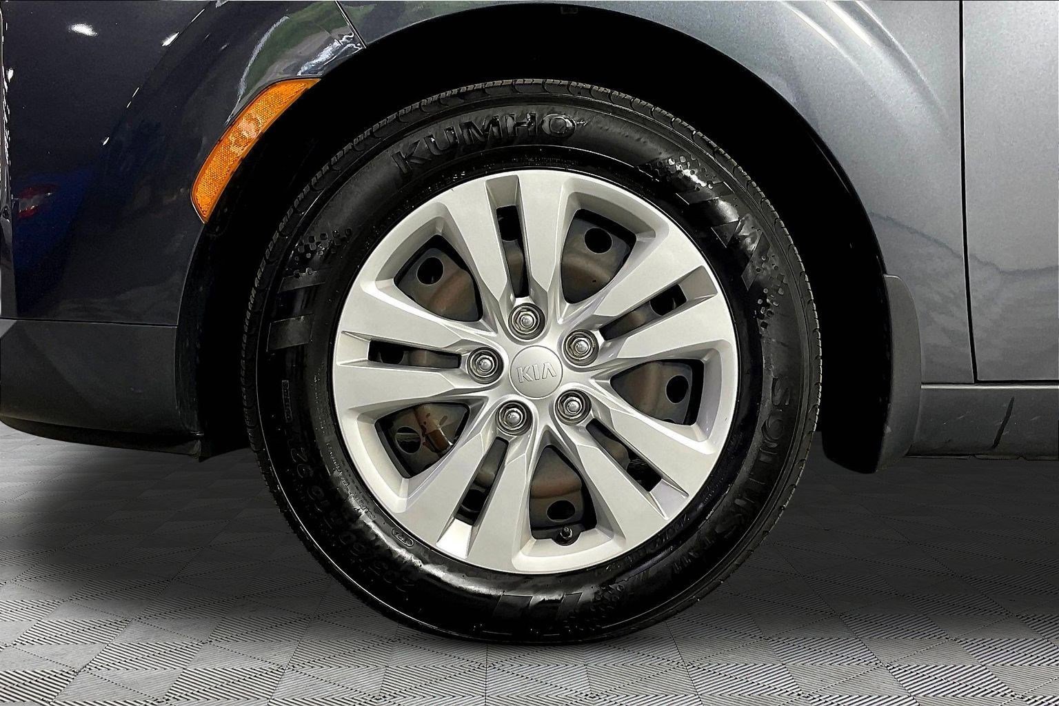 Used 2021 Kia Soul LX FWD image 32