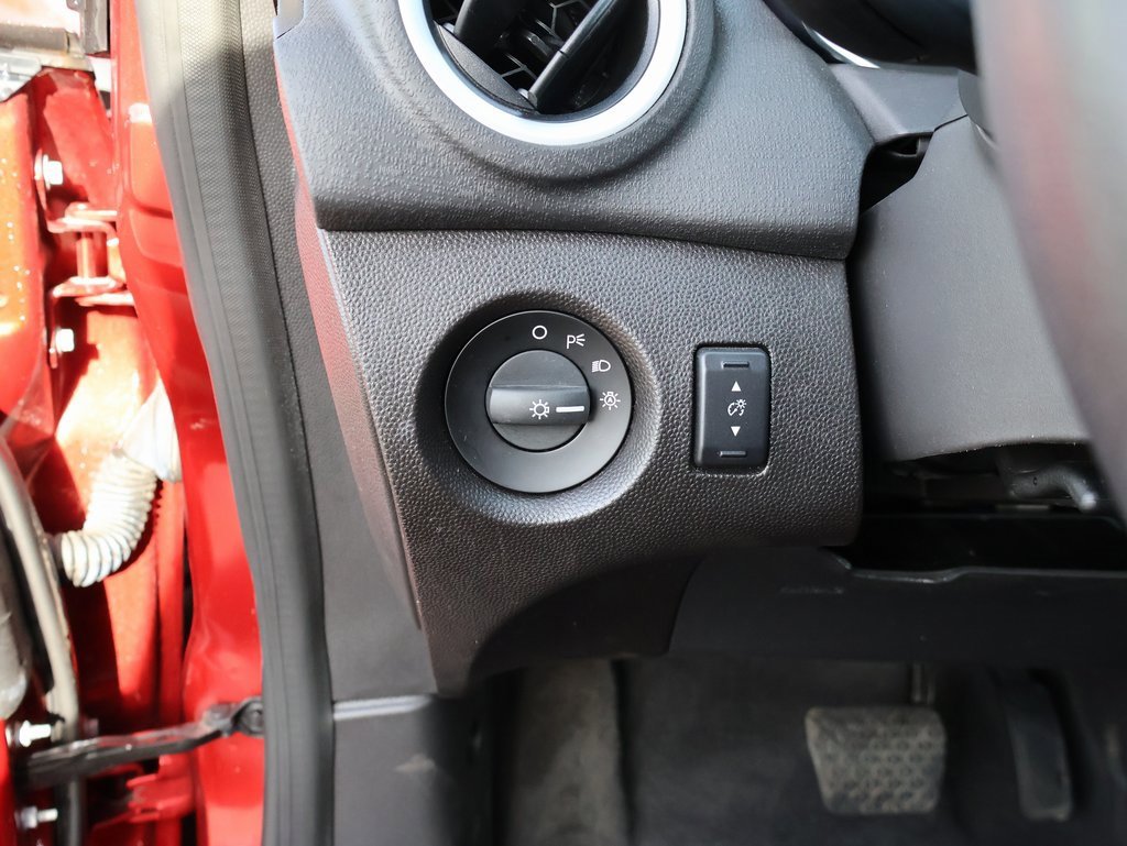 Used 2014 Ford Fiesta SE image 25