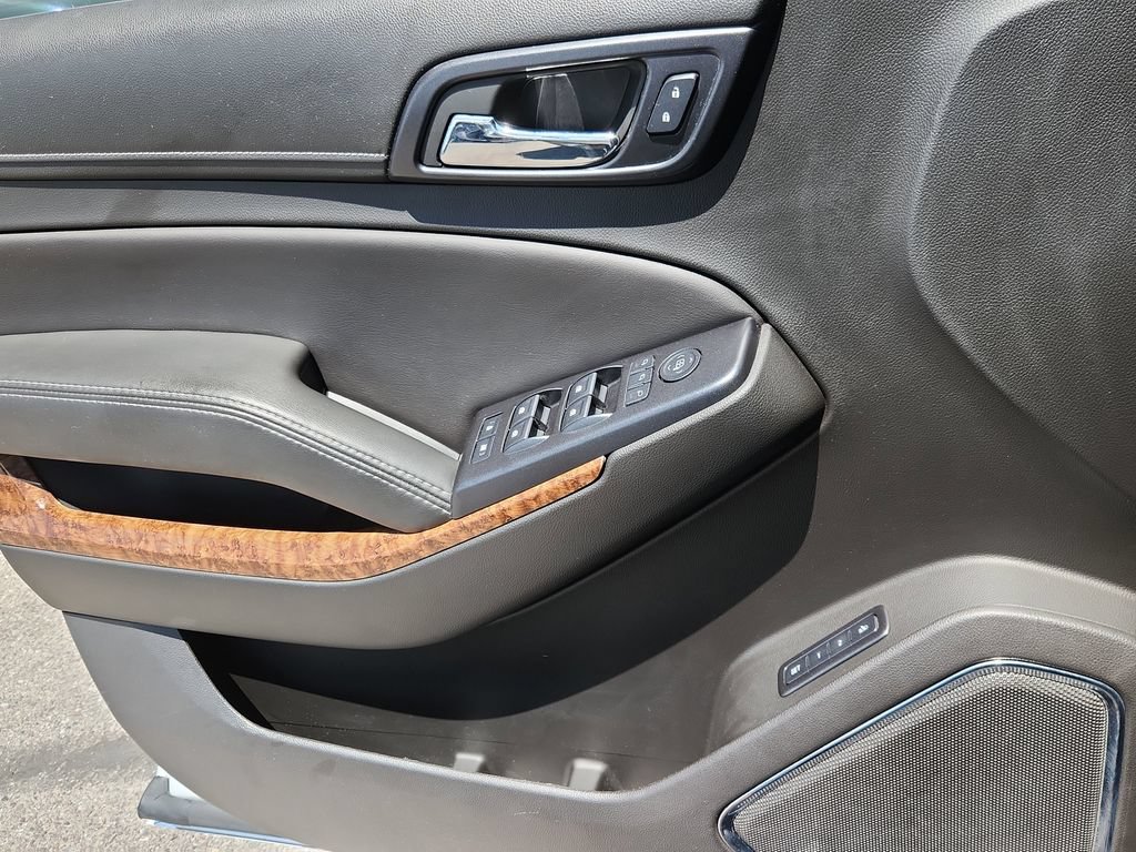 Used 2018 Chevrolet Suburban Premier AWD/4WD image 9