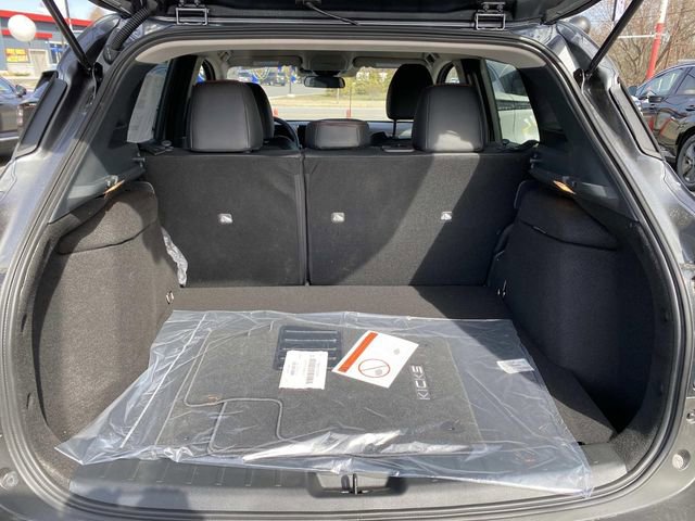 New 2026 Nissan Kicks SR w/ Cold Weather Package image 6