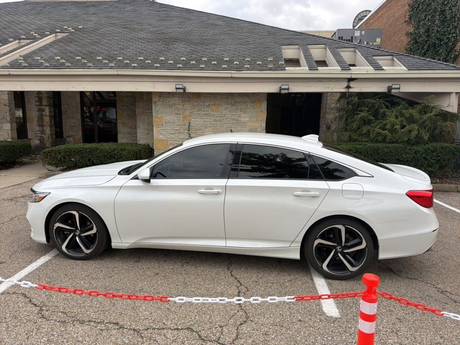 Used 2020 Honda Accord Sport image 11