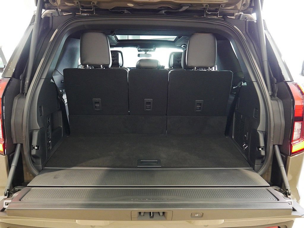 New 2027 Ford Expedition Tremor w/ Driver's Package AWD/4WD image 28