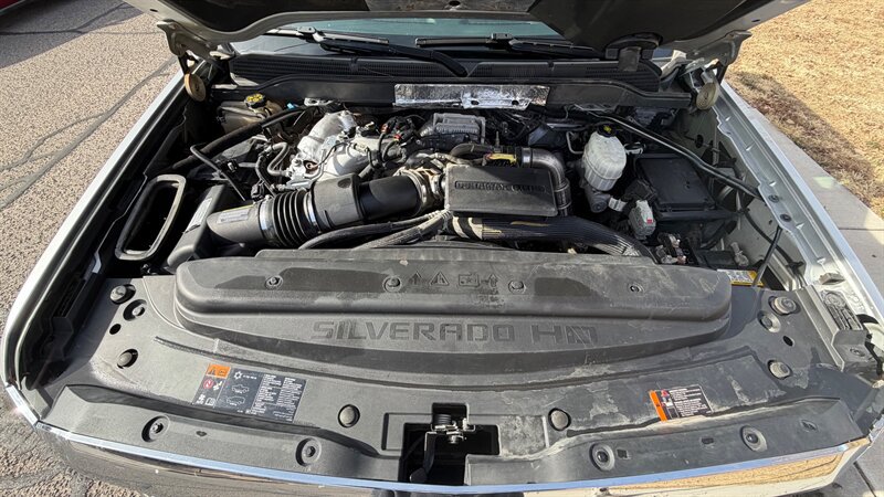 Used 2019 Chevrolet Silverado 2500 LT AWD/4WD image 13