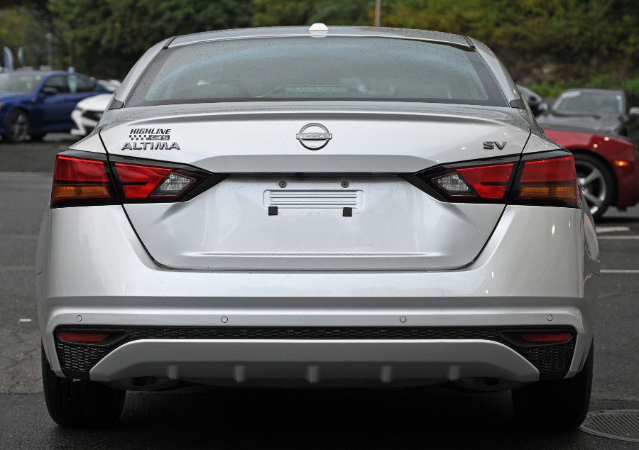 Used 2024 Nissan Altima 2.5 SV image 6