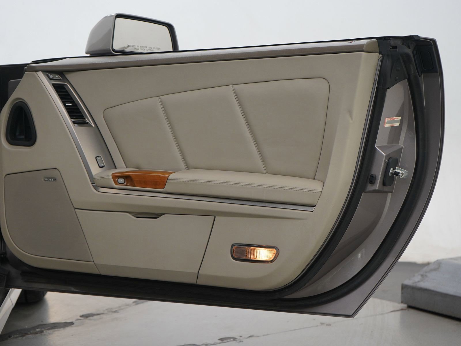 Used 2005 Cadillac XLR image 17