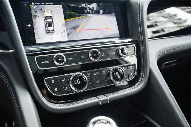 Used 2024 Bentley Bentayga Extended Wheelbase AWD/4WD image 28