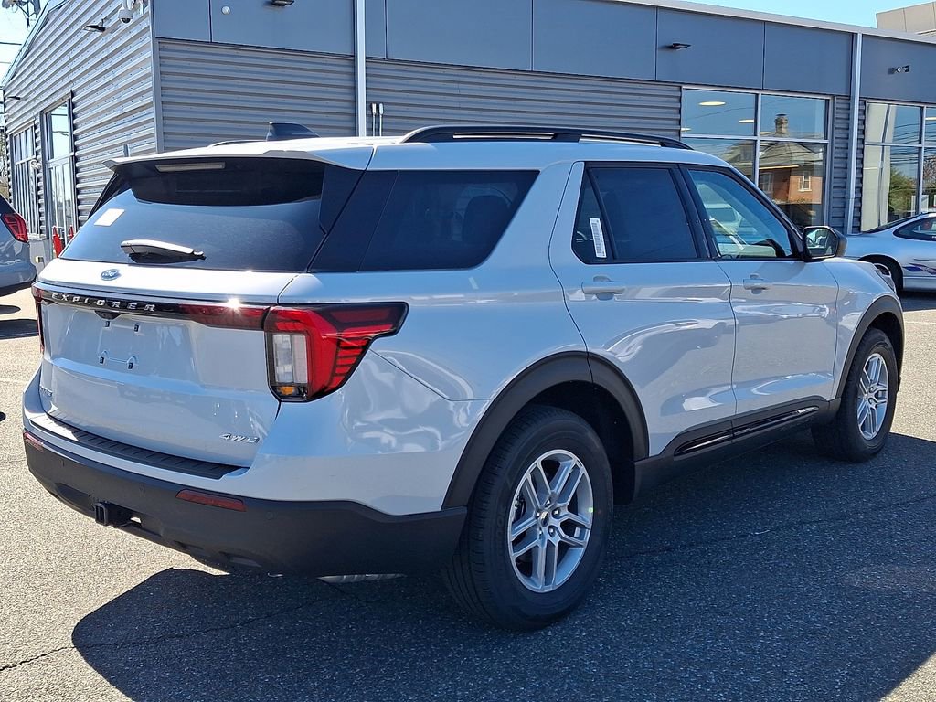 New 2026 Ford Explorer Active image 3
