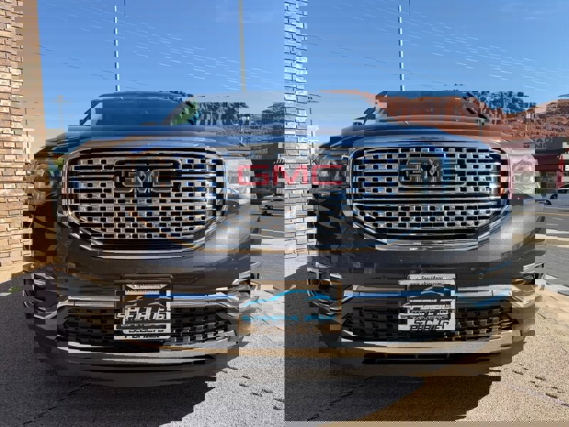 Used 2019 GMC Acadia Denali AWD/4WD image 25