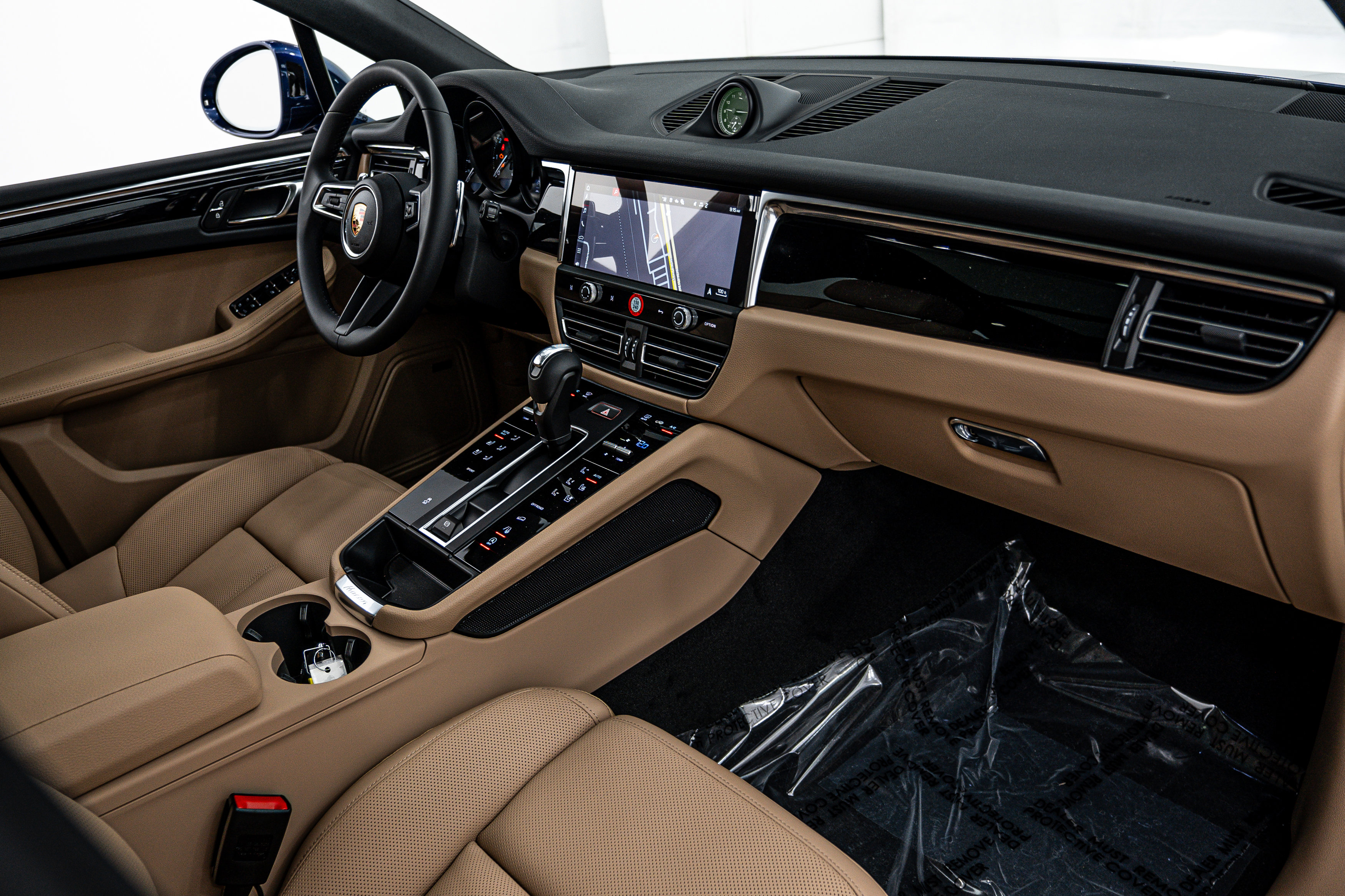 New 2025 Porsche Macan image 15