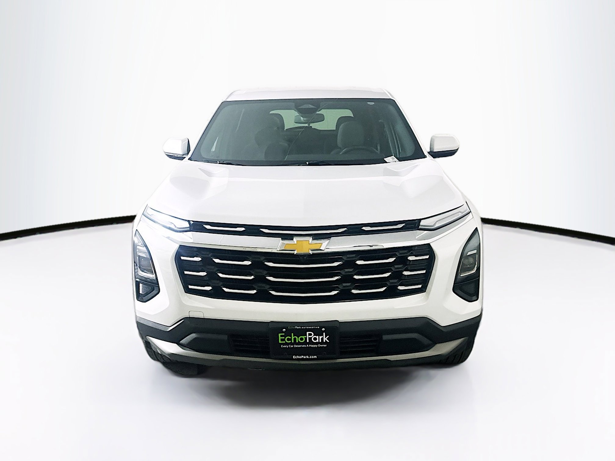 Used 2025 Chevrolet Equinox LT image 2