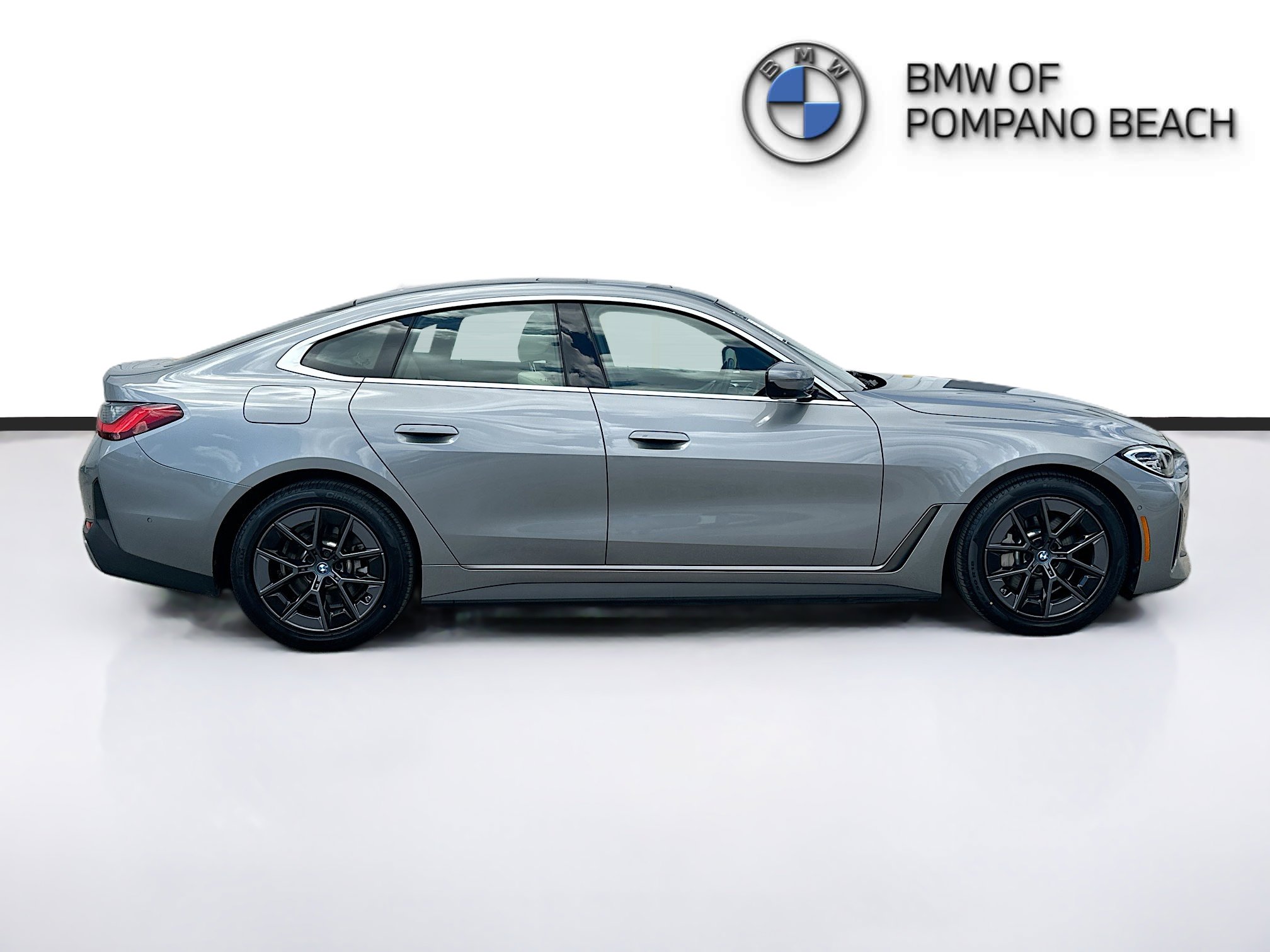 Used 2023 BMW i4 eDrive40 w/ Premium Package RWD image 8