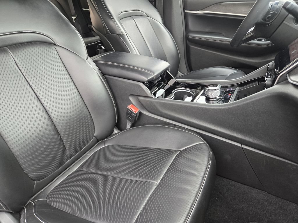 Used 2023 Jeep Grand Cherokee Limited w/ Luxury Tech Group II AWD/4WD image 21