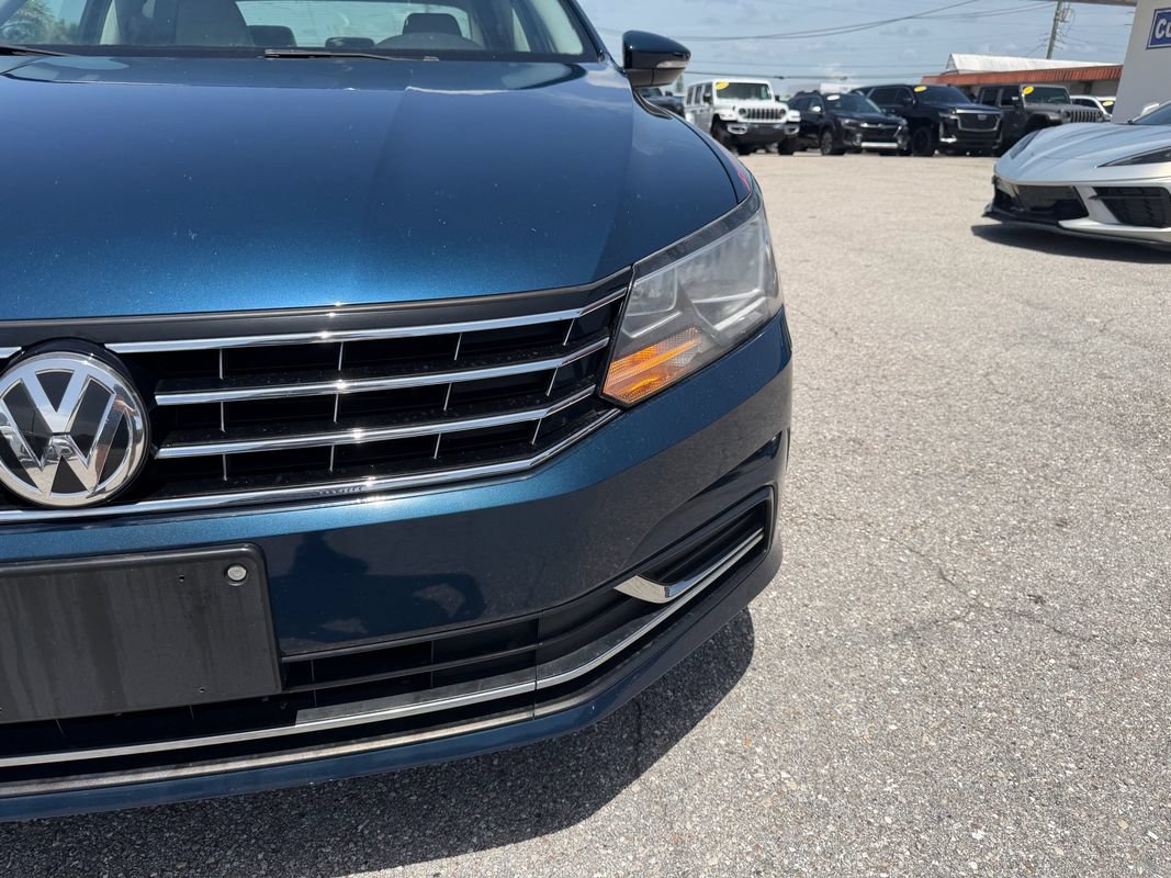 Used 2019 Volkswagen Passat 2.0T Wolfsburg w/ Wheels & Sunroof Package FWD image 3