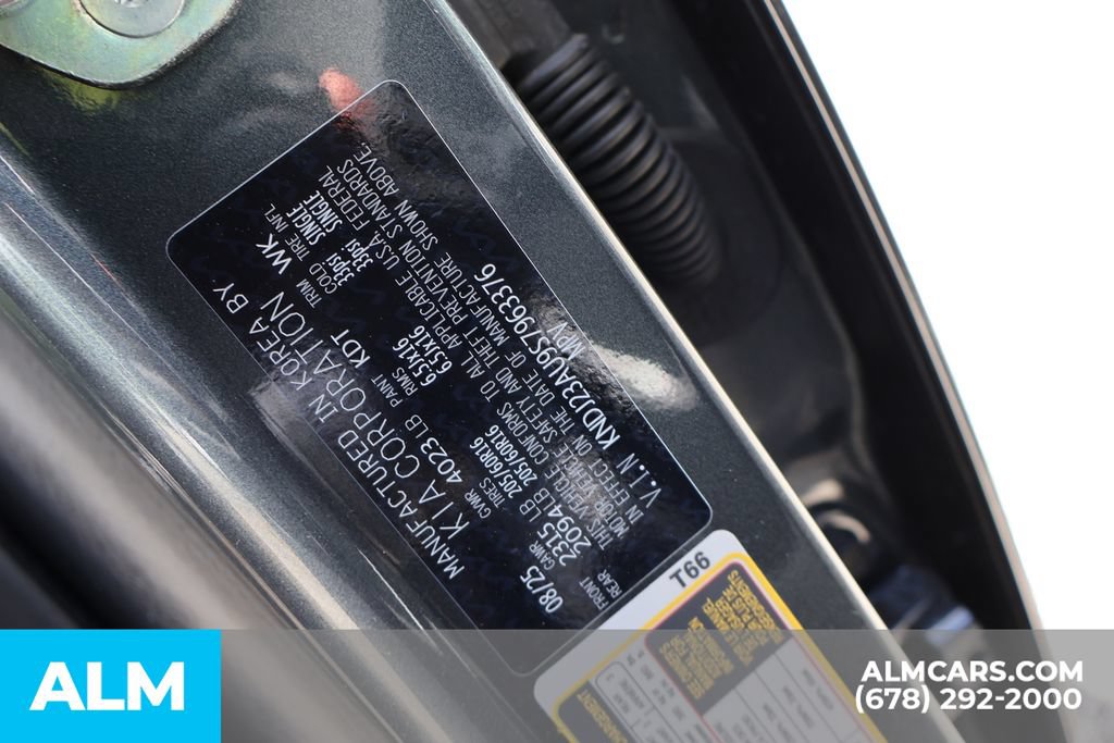 Used 2025 Kia Soul LX w/ LX Technology Package FWD image 38