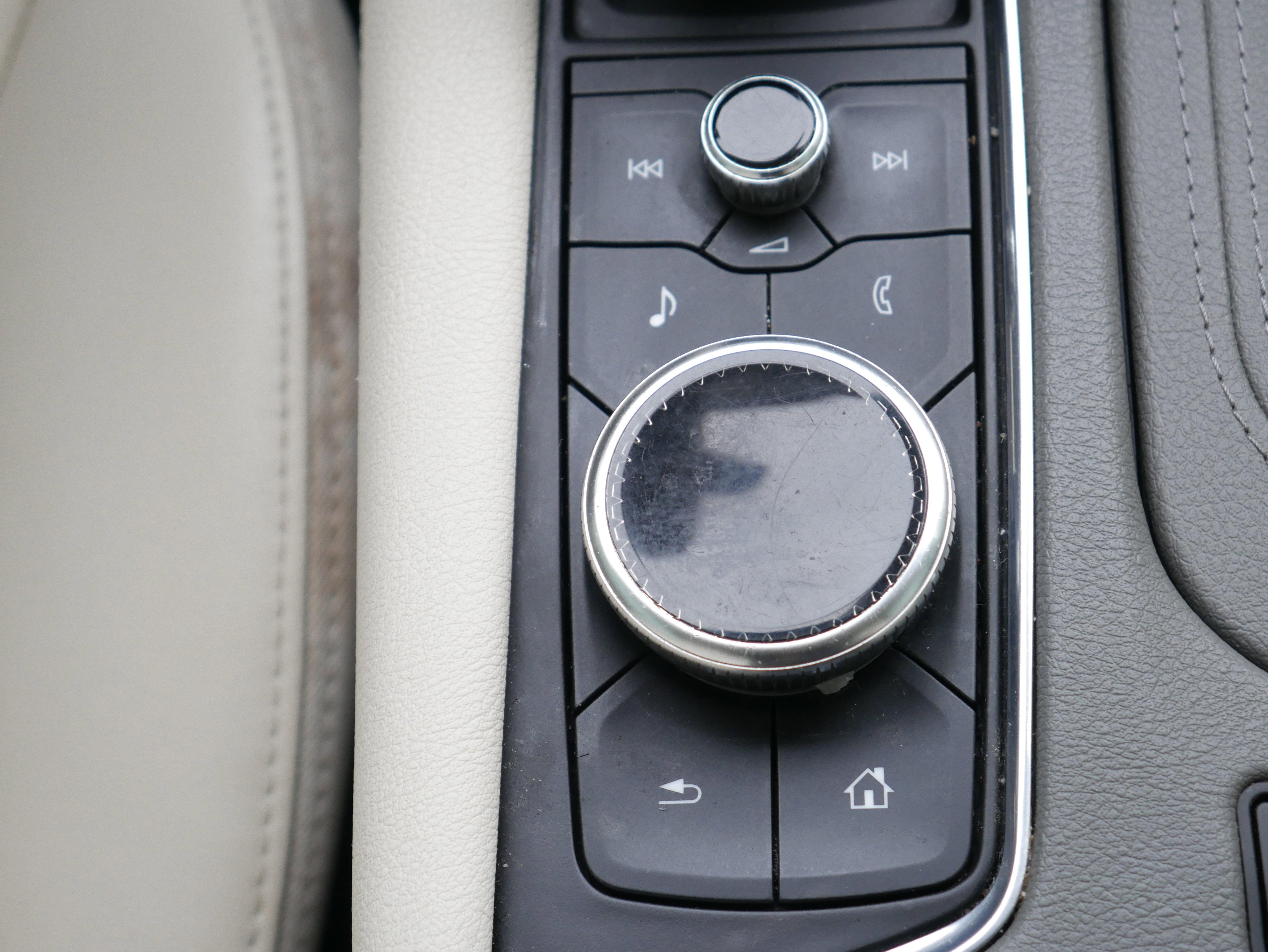 Certified 2022 Cadillac XT6 Premium Luxury w/ Technology Package image 23