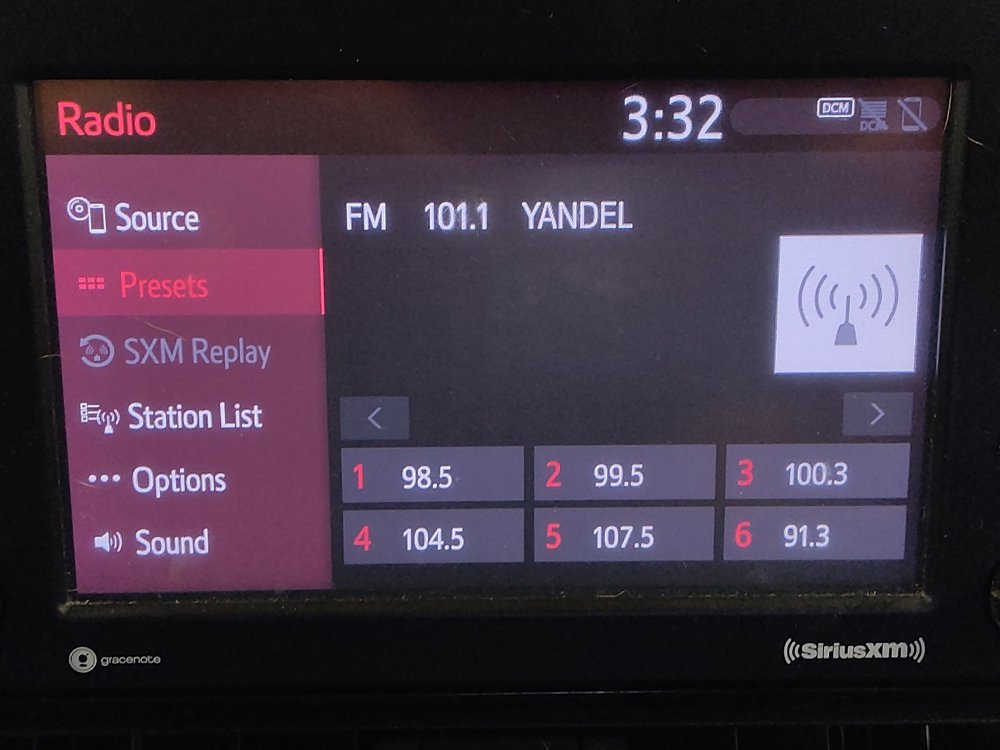 Used 2020 Toyota RAV4 XLE image 25