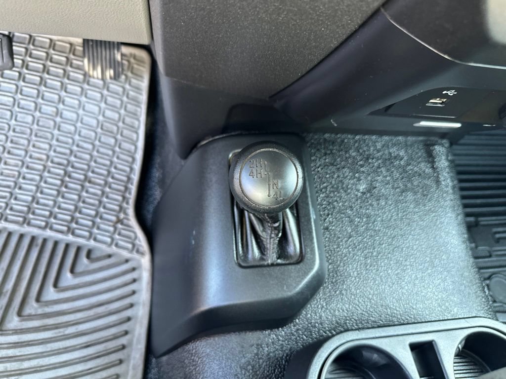 Used 2017 Ford F550 4x4 Regular Cab Super Duty image 15