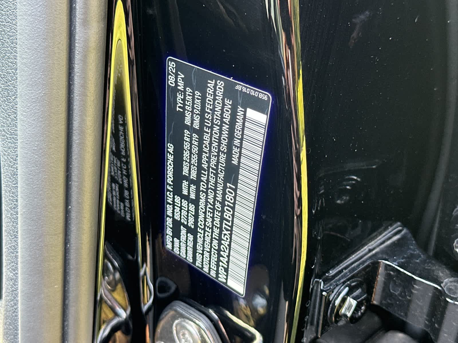 New 2026 Porsche Macan AWD/4WD image 33