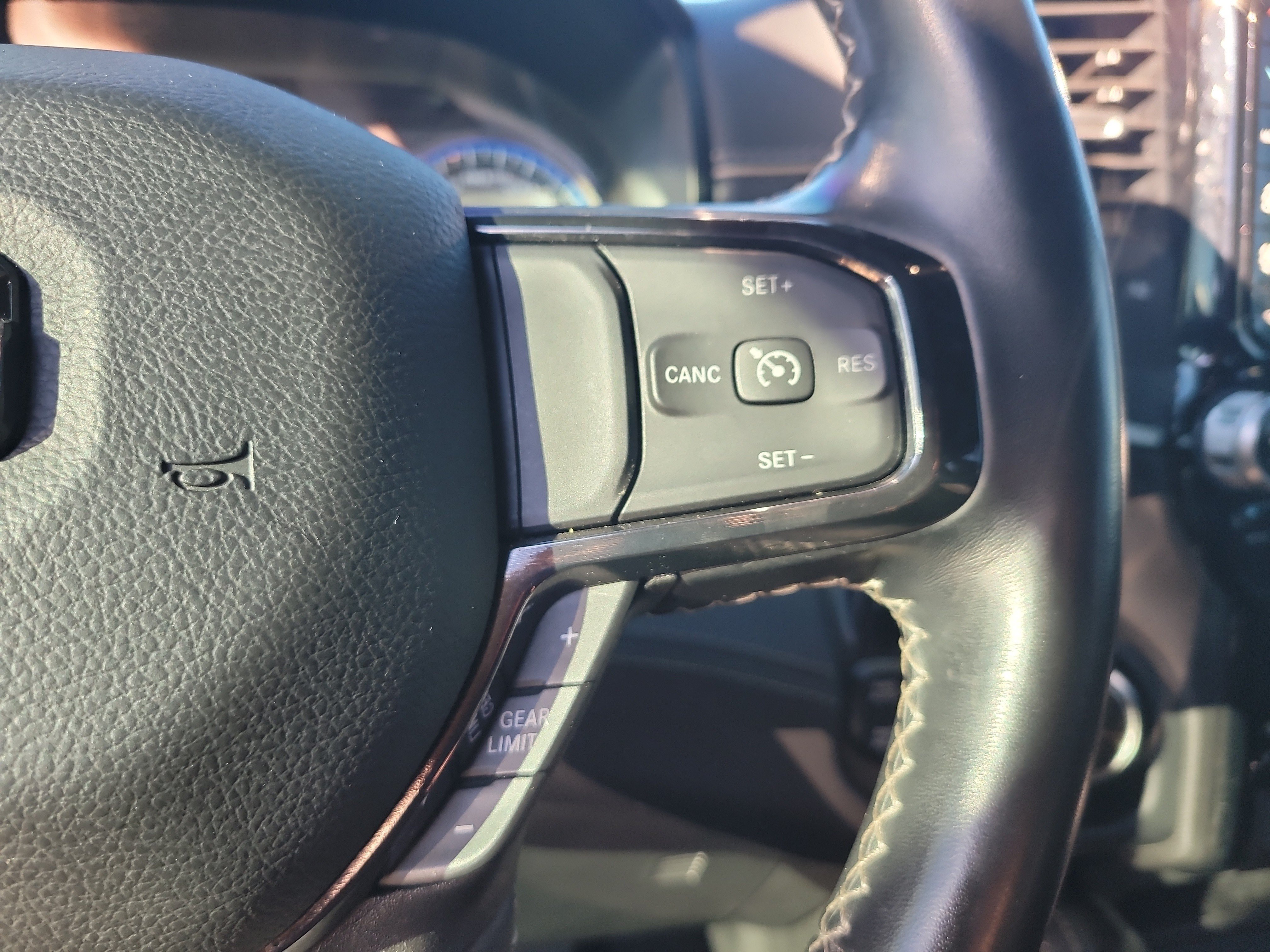 Used 2022 RAM 1500 Limited w/ Body Color Bumper Group AWD/4WD image 30