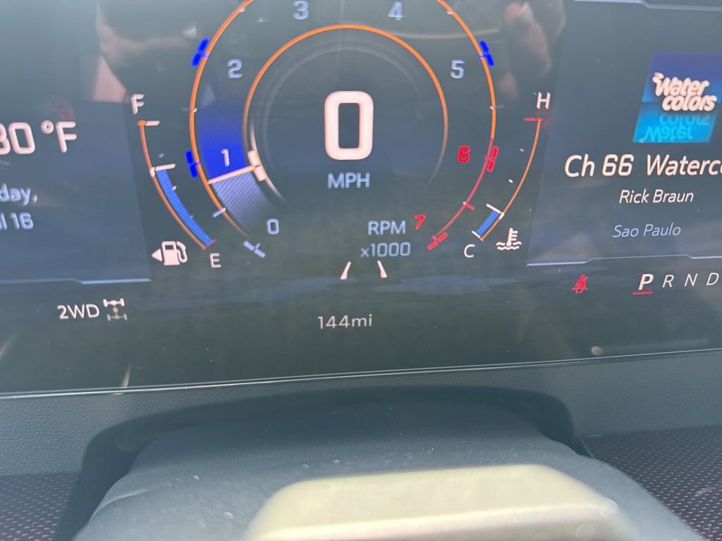 Used 2025 Chevrolet Traverse RS image 13