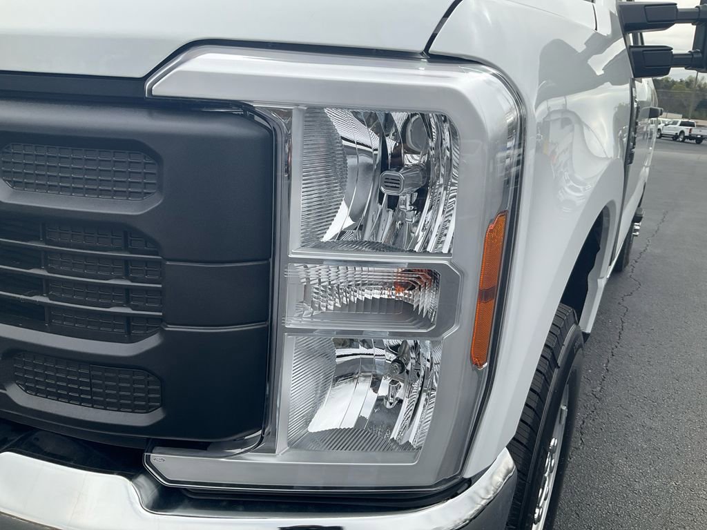 New 2026 Ford F250 XL AWD/4WD image 9