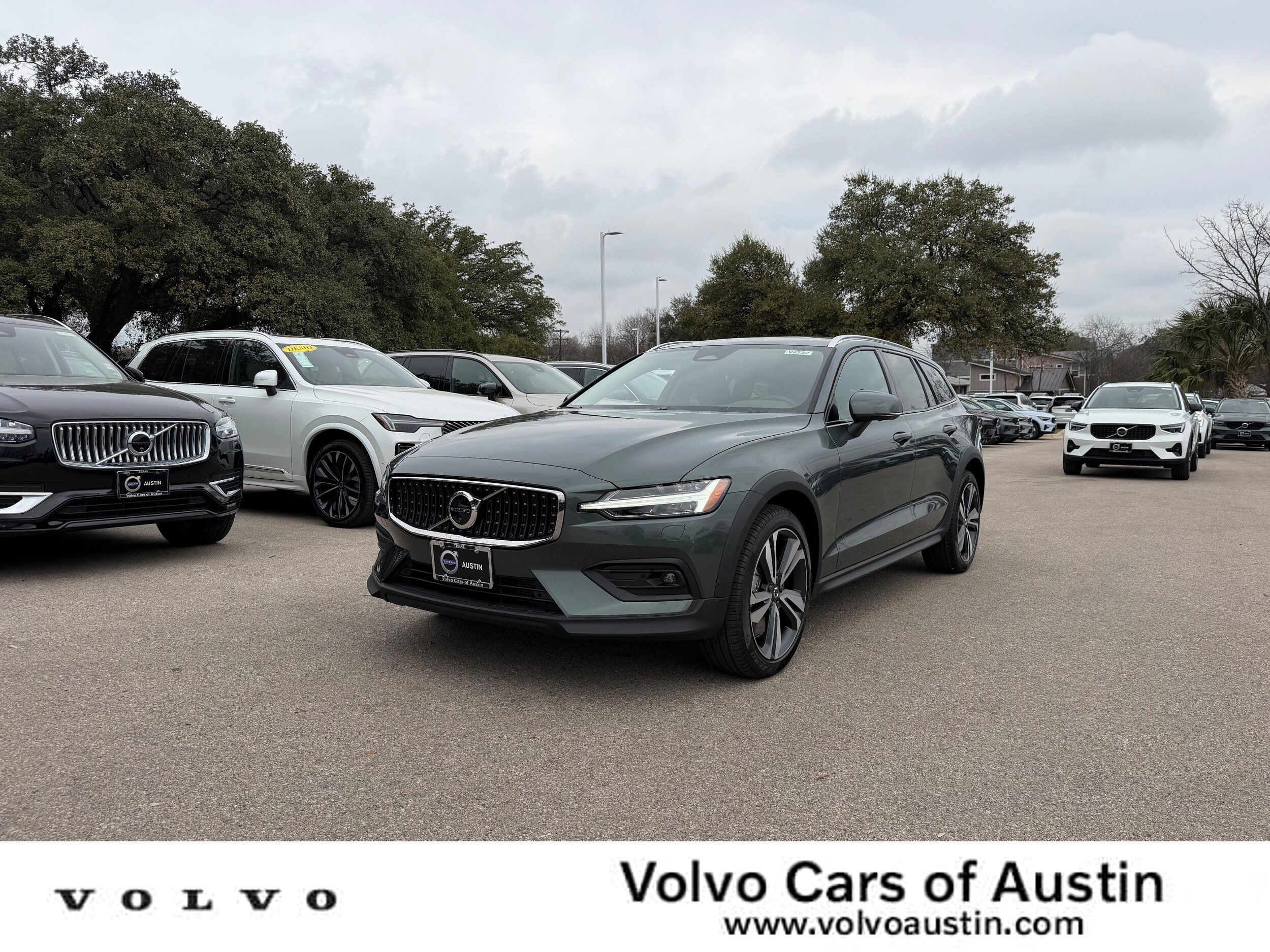 New 2026 Volvo V60 B5 Cross Country Plus w/ Protection Package Premier AWD/4WD image 1