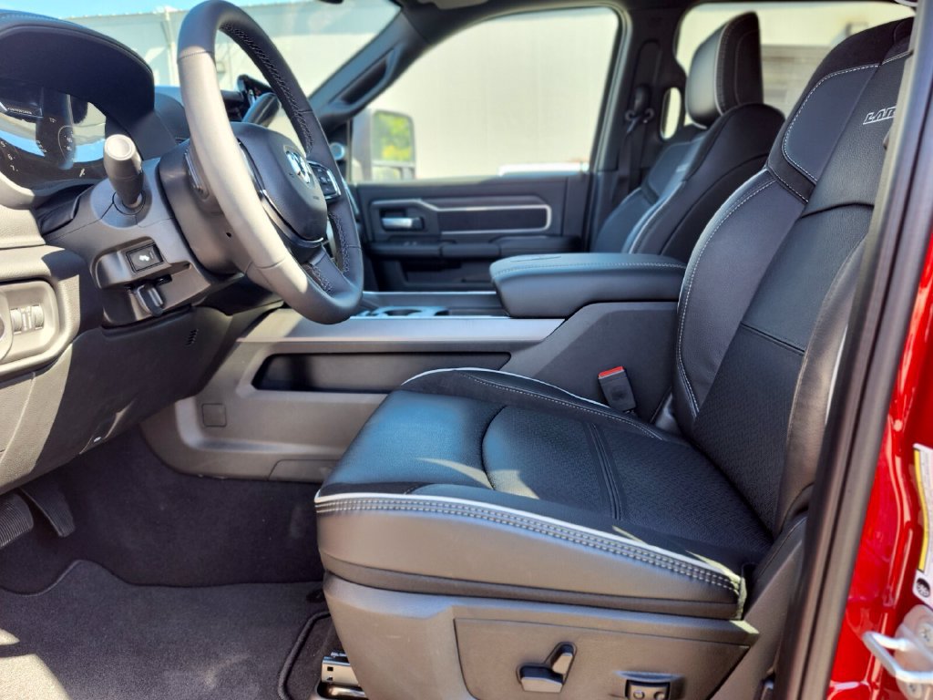 New 2026 RAM 2500 Laramie AWD/4WD image 18