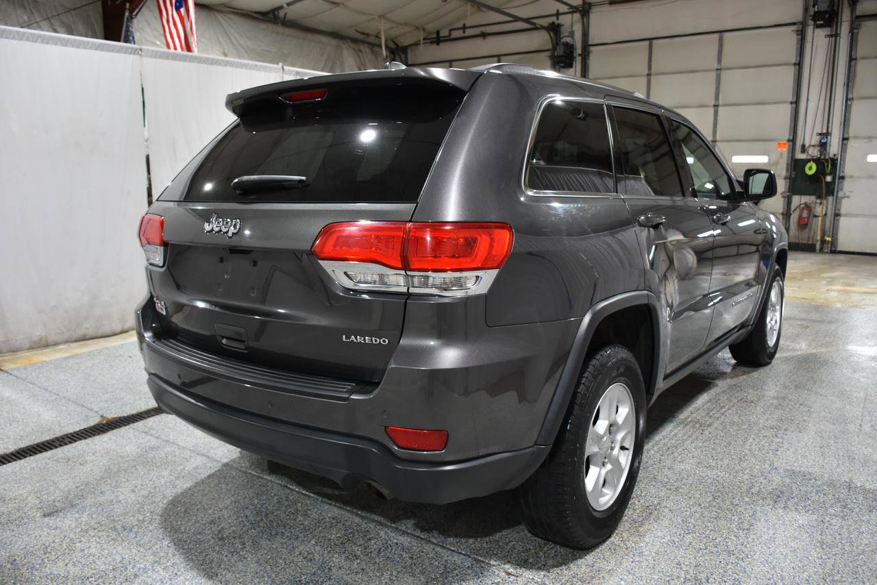 Used 2017 Jeep Grand Cherokee Laredo w/ Quick Order Package 23E AWD/4WD image 6