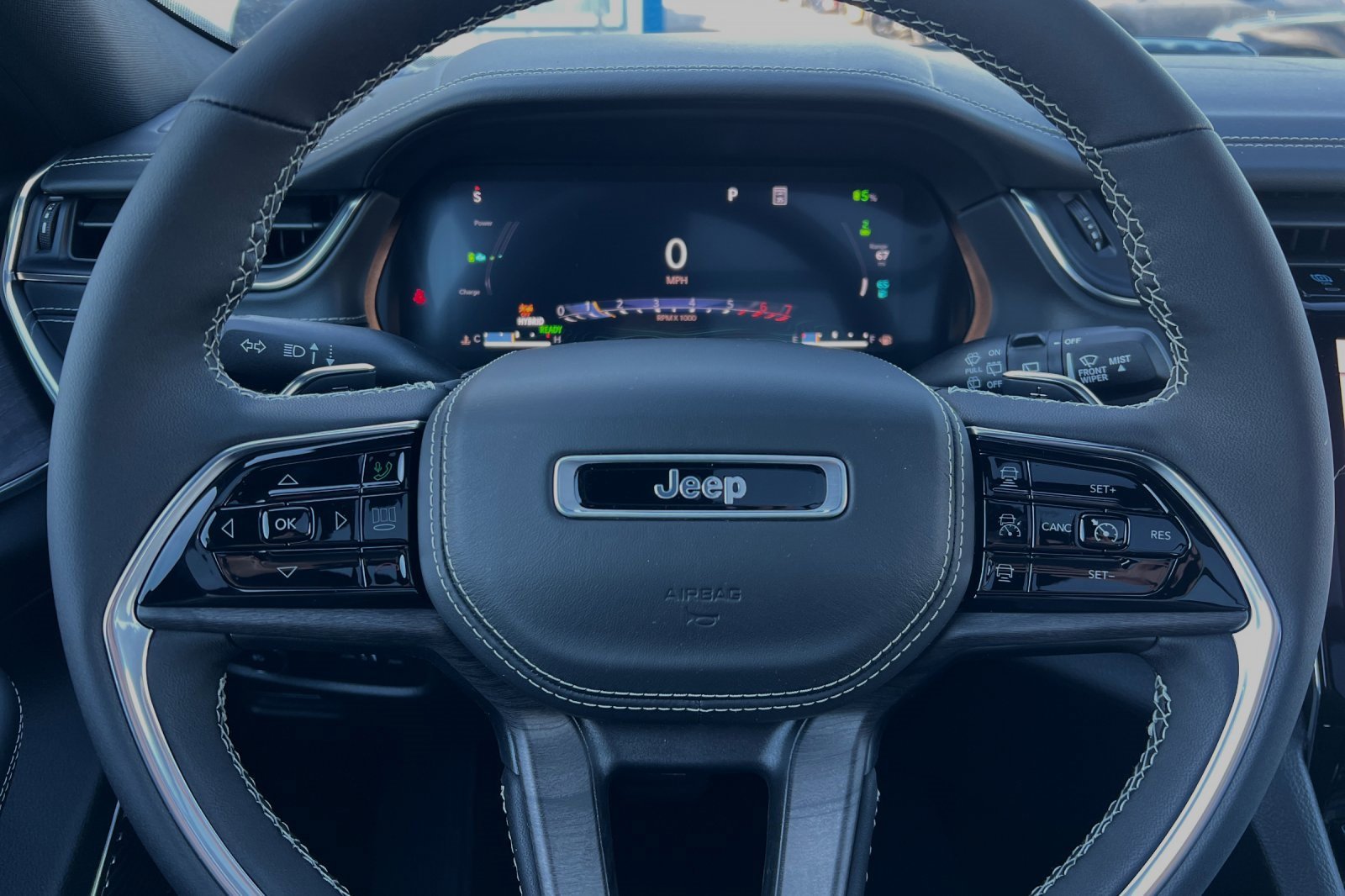 New 2024 Jeep Grand Cherokee Overland w/ Luxury Tech Group IV image 22