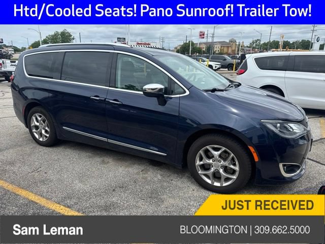 Used 2017 Chrysler Pacifica Limited FWD image 1