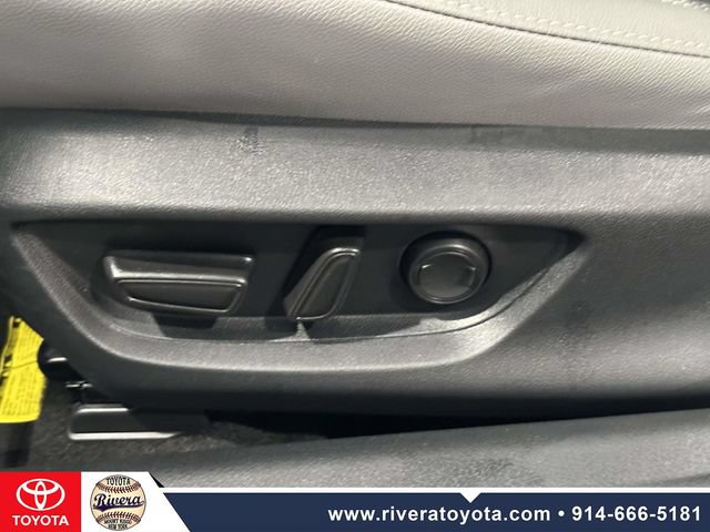 Used 2025 Toyota Camry SE w/ Convenience Package FWD image 19