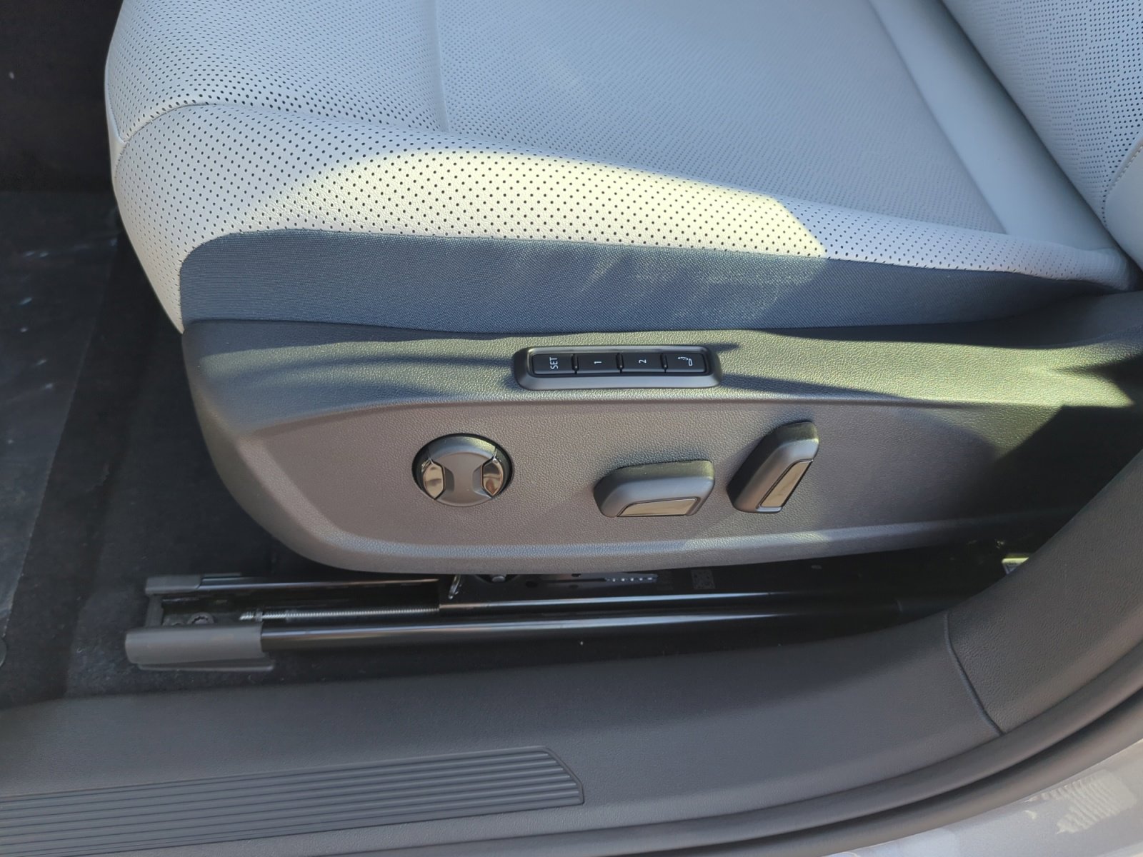 New 2025 Volkswagen ID.4 Pro S RWD image 14