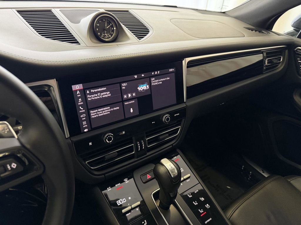 Certified 2022 Porsche Macan S image 18