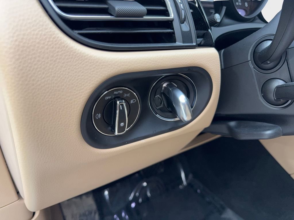 Used 2025 Porsche Macan Turbo image 54