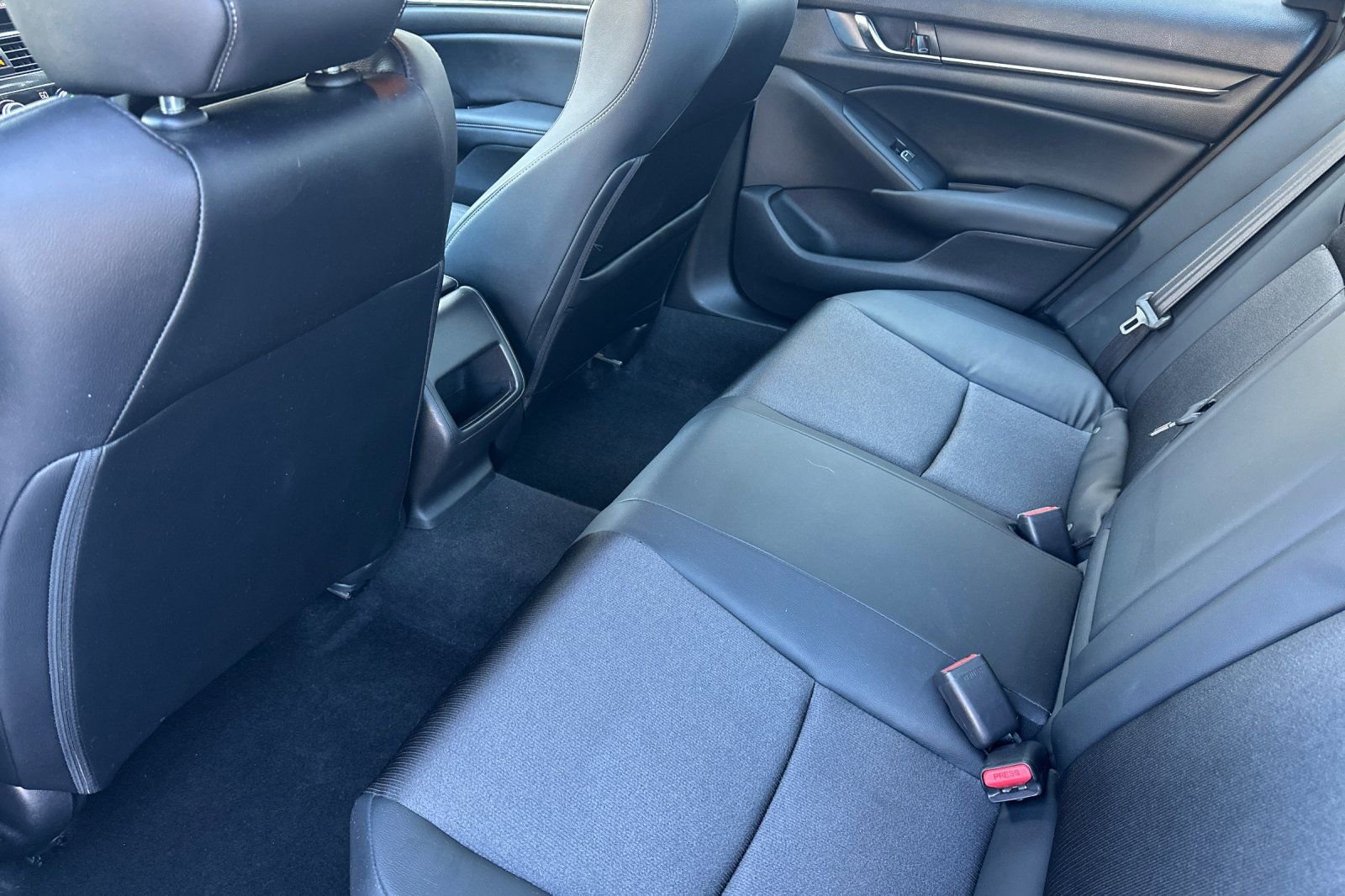 Used 2018 Honda Accord Sport image 14