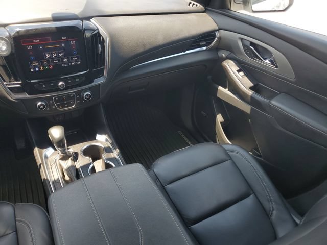 Used 2023 Chevrolet Traverse LT w/ LT Premium Package AWD/4WD image 17