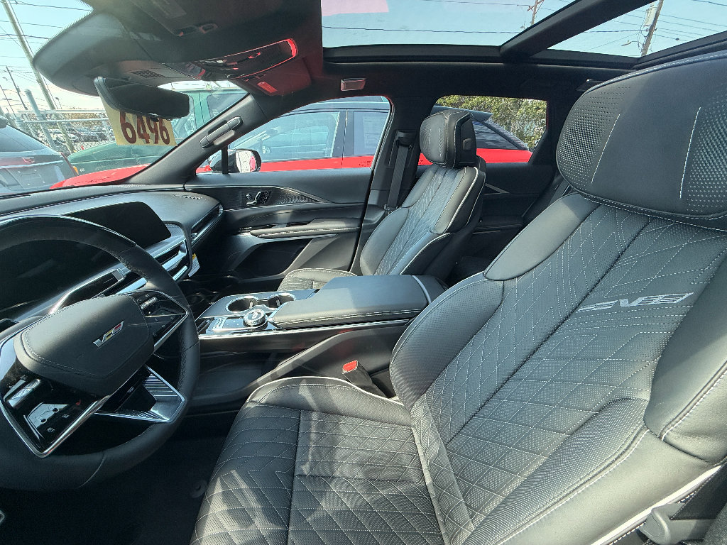 New 2026 Cadillac Lyriq V w/ Exterior Carbon Fiber Package AWD/4WD image 5
