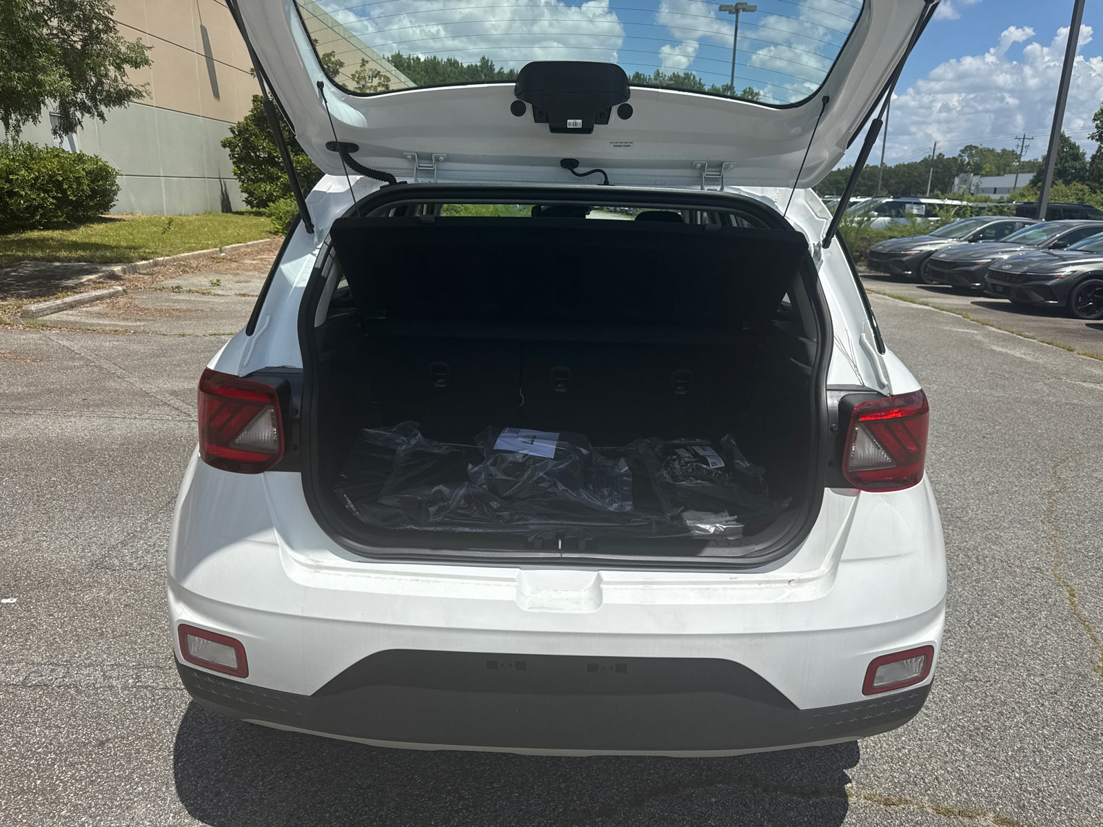 New 2026 Hyundai Venue SEL FWD image 19