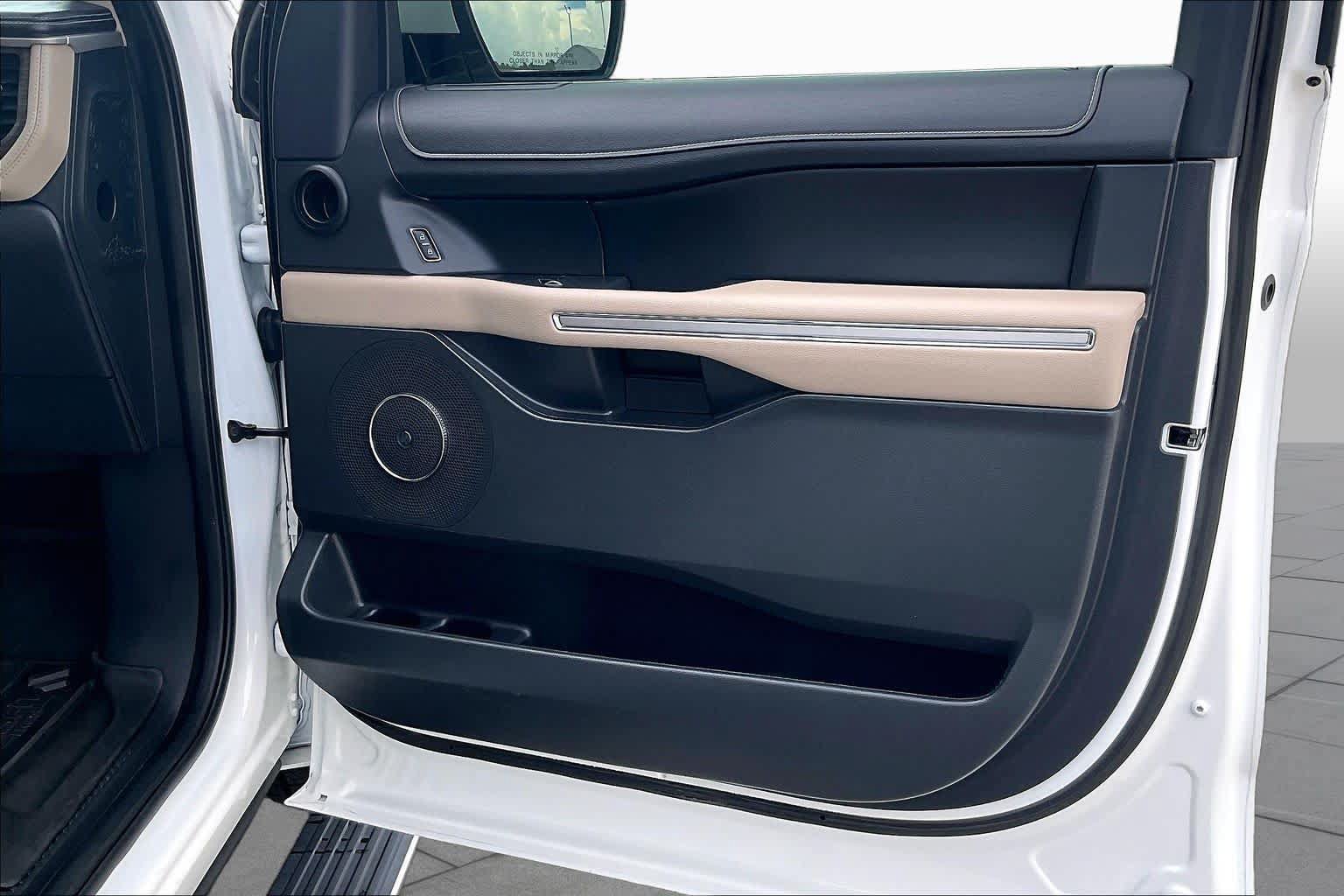 Used 2023 Ford Expedition Limited RWD image 22