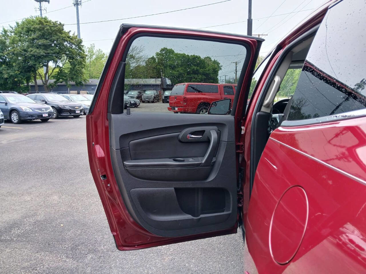 Used 2011 Chevrolet Traverse LT w/ Personal Connectivity Package image 11