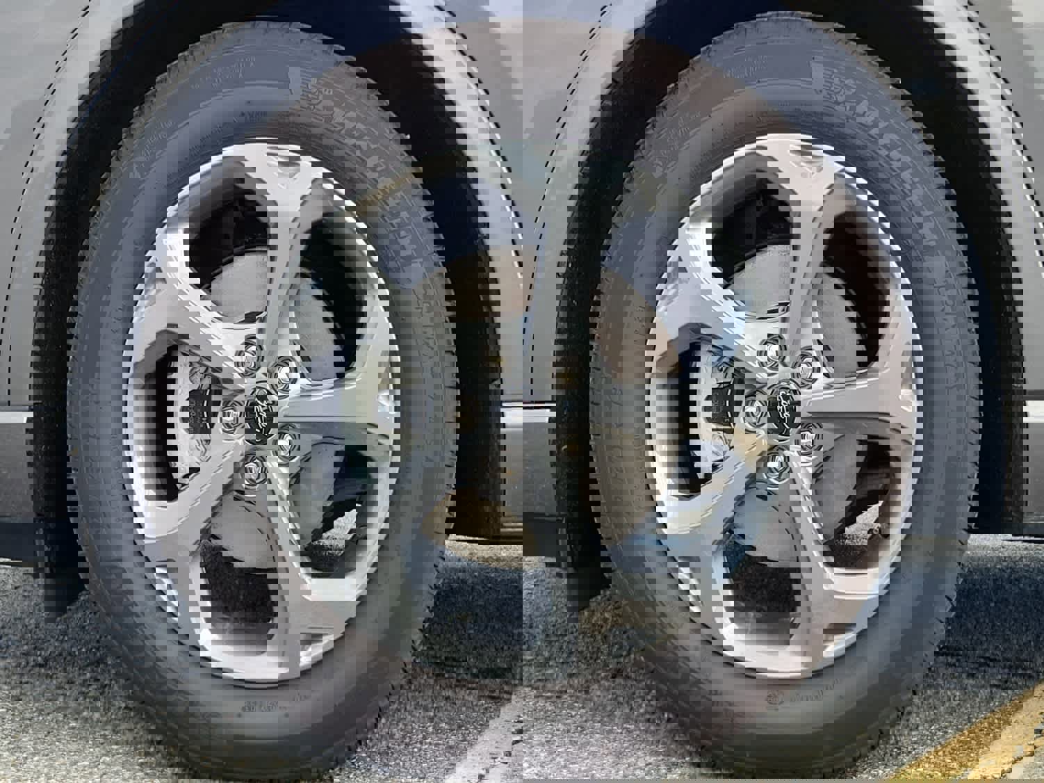 Used 2023 Ford Escape ST-Line image 6