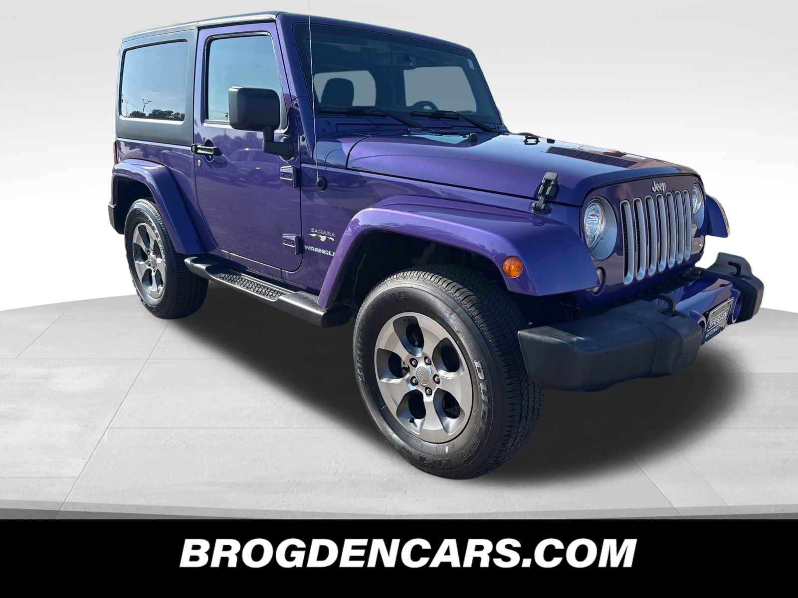 Used 2017 Jeep Wrangler Sahara w/ Connectivity Group AWD/4WD image 1
