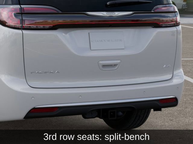 New 2026 Chrysler Pacifica Pinnacle w/ Trailer Tow Group AWD/4WD image 16