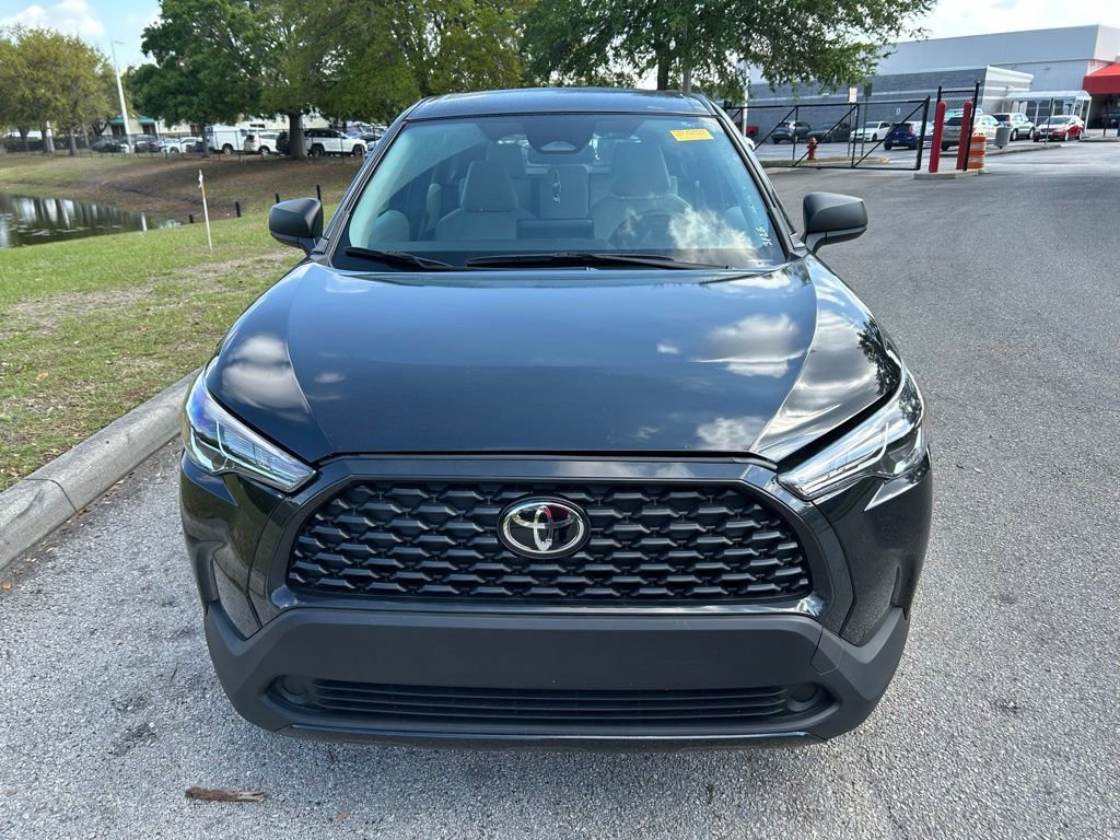 Used 2025 Toyota Corolla Cross L image 8