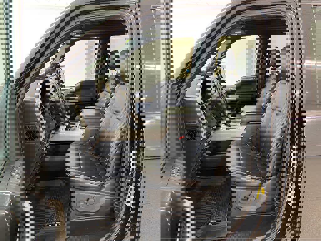 Used 2019 Ford F150 Lariat w/ Equipment Group 502A Luxury image 15