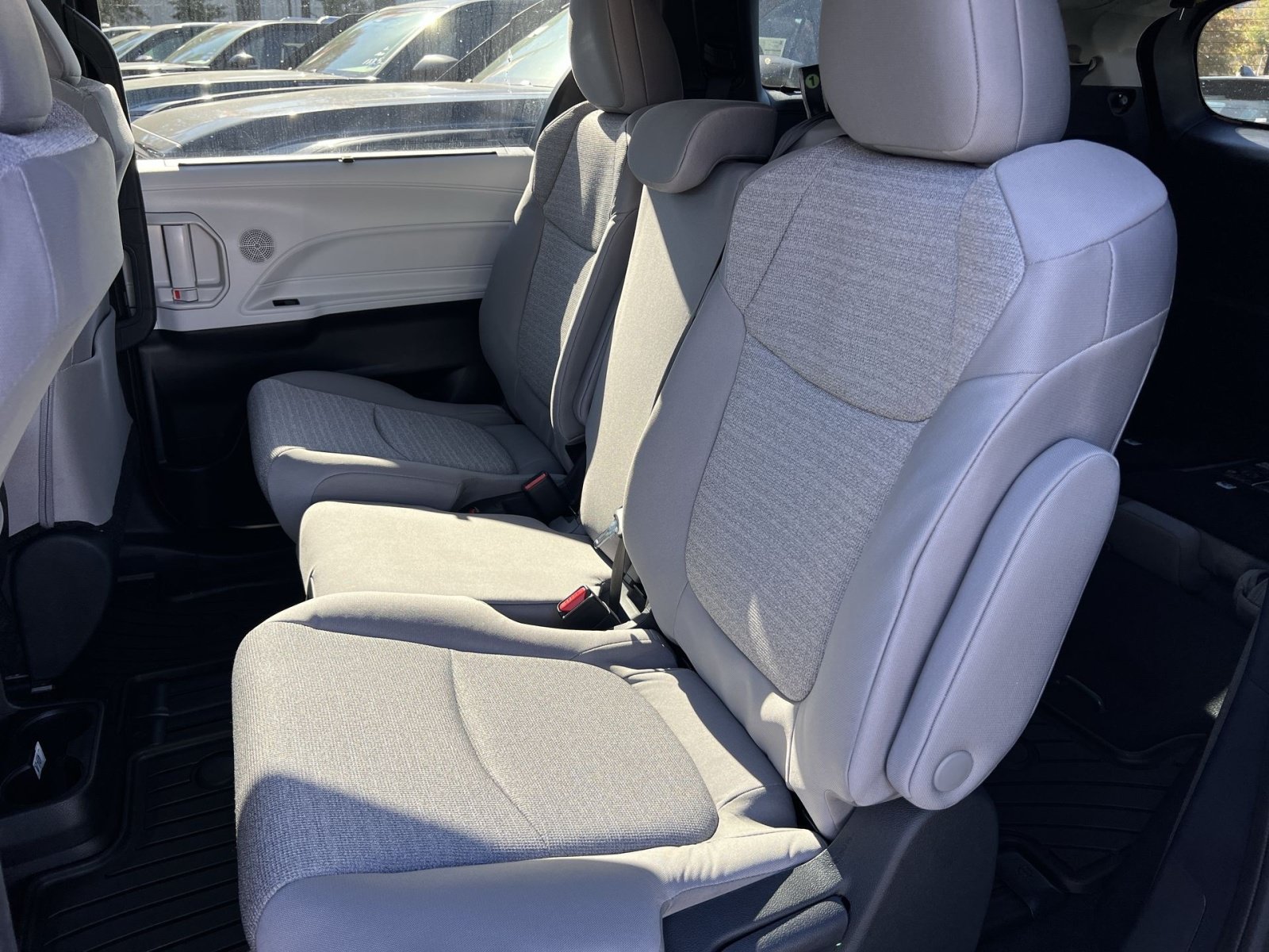 New 2026 Toyota Sienna LE FWD image 19