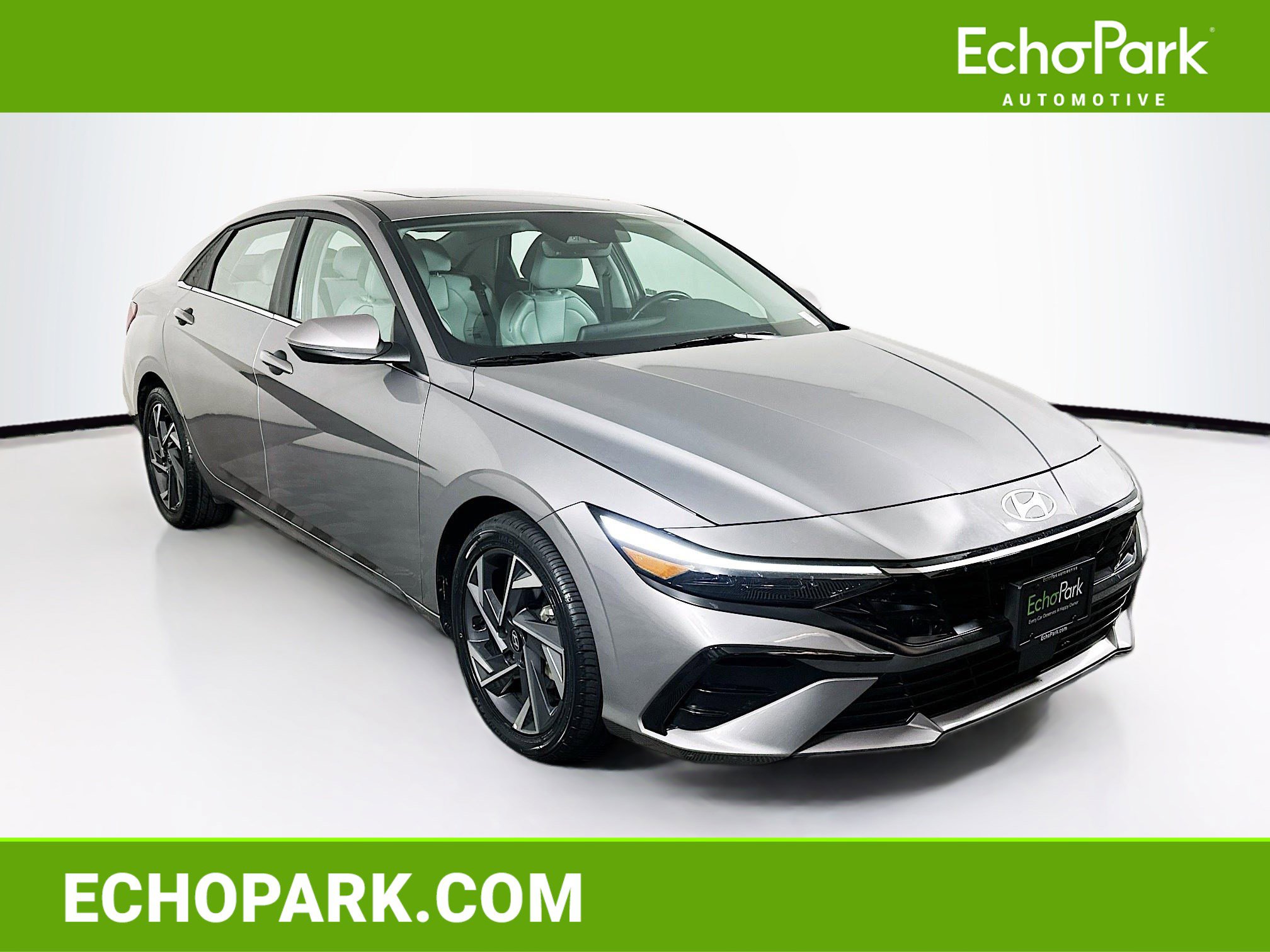 Used 2025 Hyundai Elantra Limited image 1